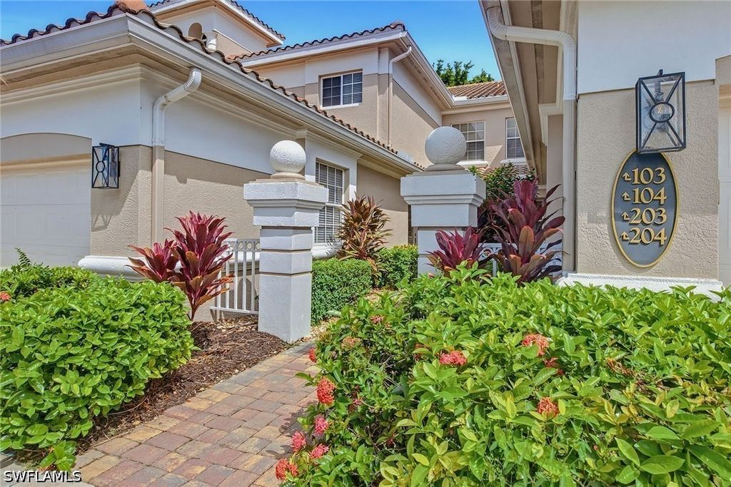 3965 Deer Crossing Ct 103, NAPLES