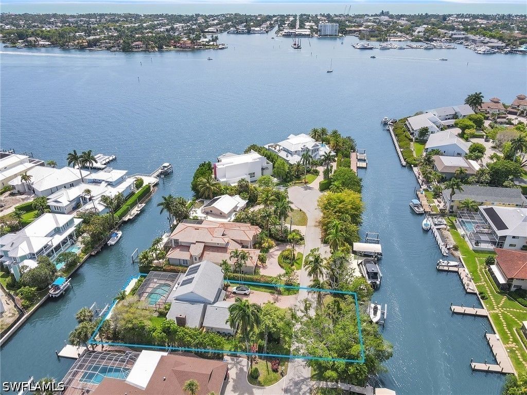 1420 Jewel Box Ave, Naples