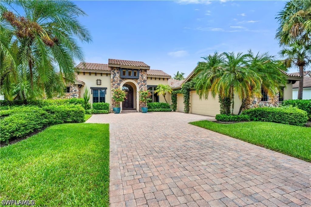11875 Hedgestone Ct, Naples