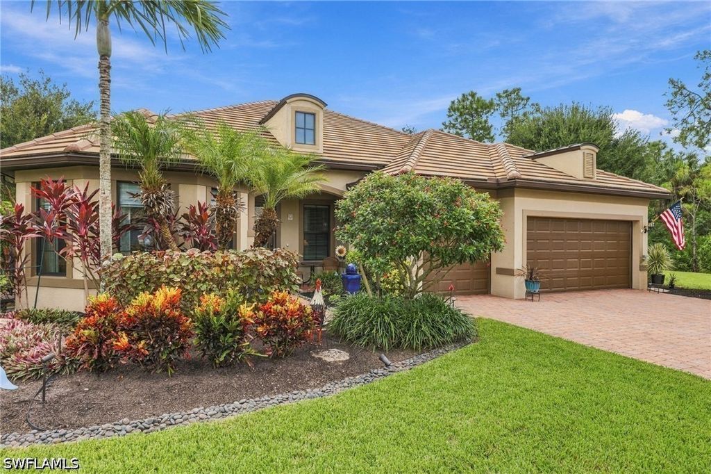 7230 Live Oak Dr, Naples
