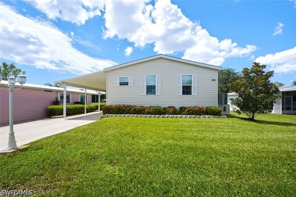 561 Charlemagne Blvd, Naples