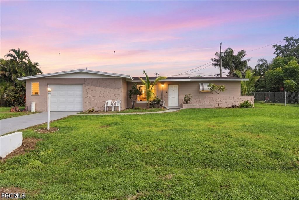 401 Penn Rd W, LEHIGH ACRES