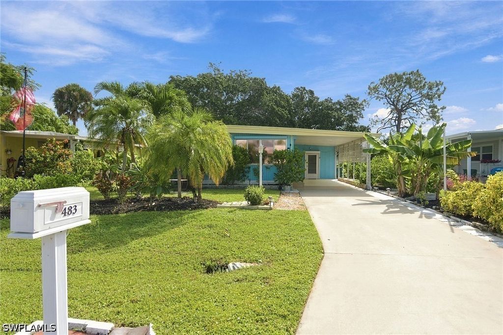 483 Riviera Blvd W, Naples