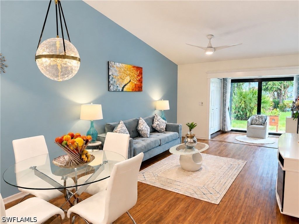 2017 Pine Isle Ln, Naples
