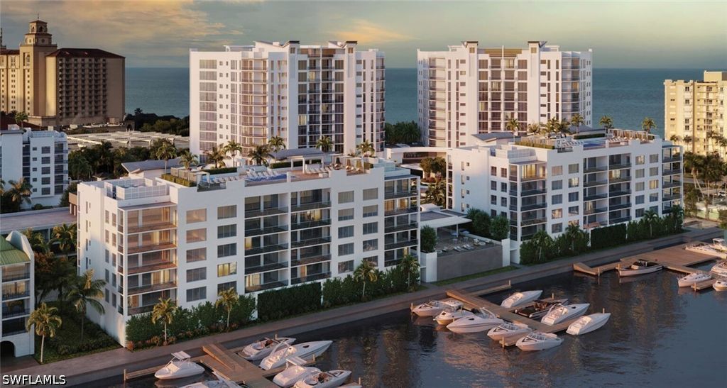 179 Southbay Dr 607, Naples
