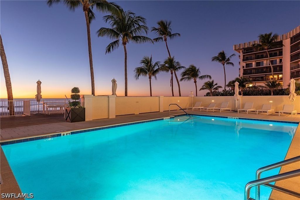3377 Gulf Shore Blvd N 6c, Naples