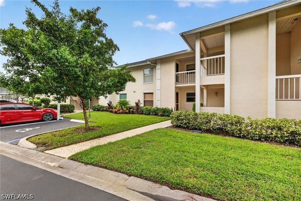 768 Landover Cir 203, Naples
