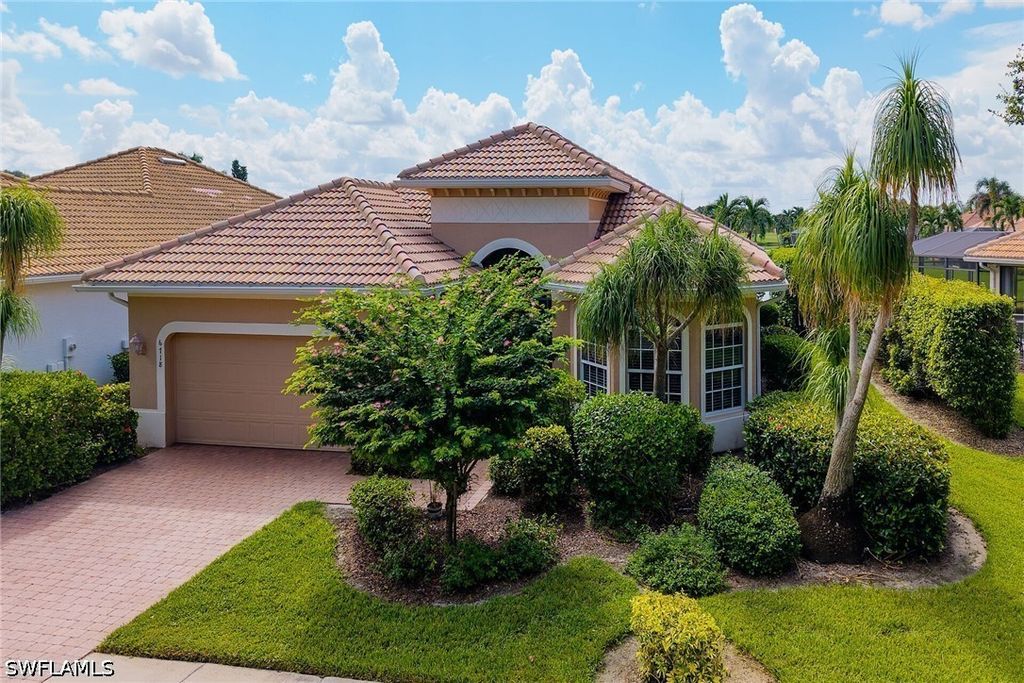 6718 Crowned Eagle Ln, Naples