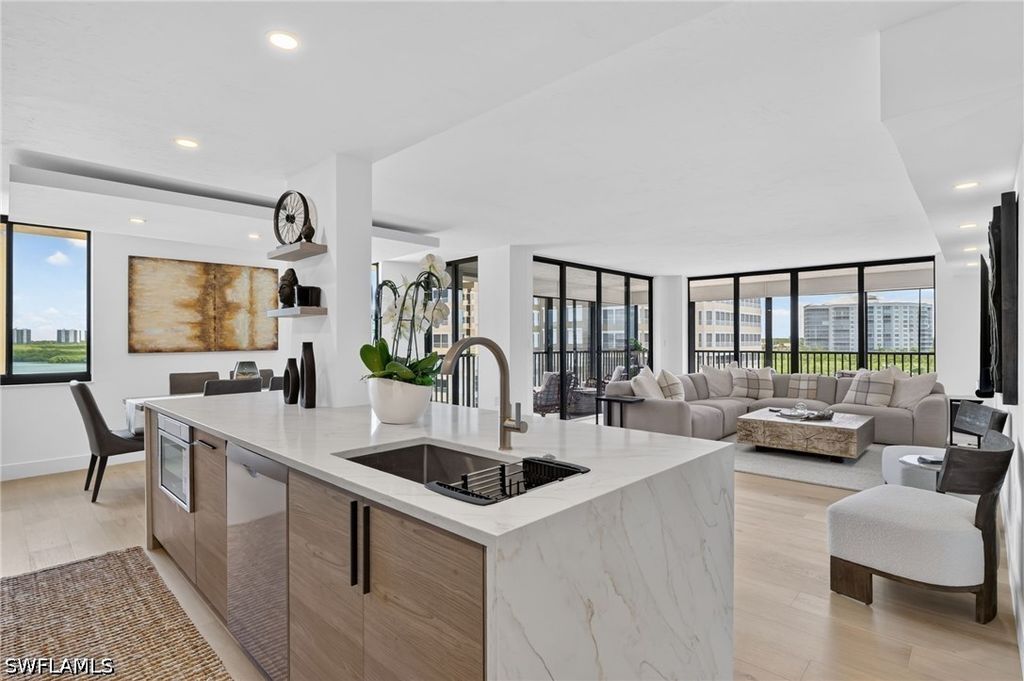 11 Bluebill Ave 606, Naples