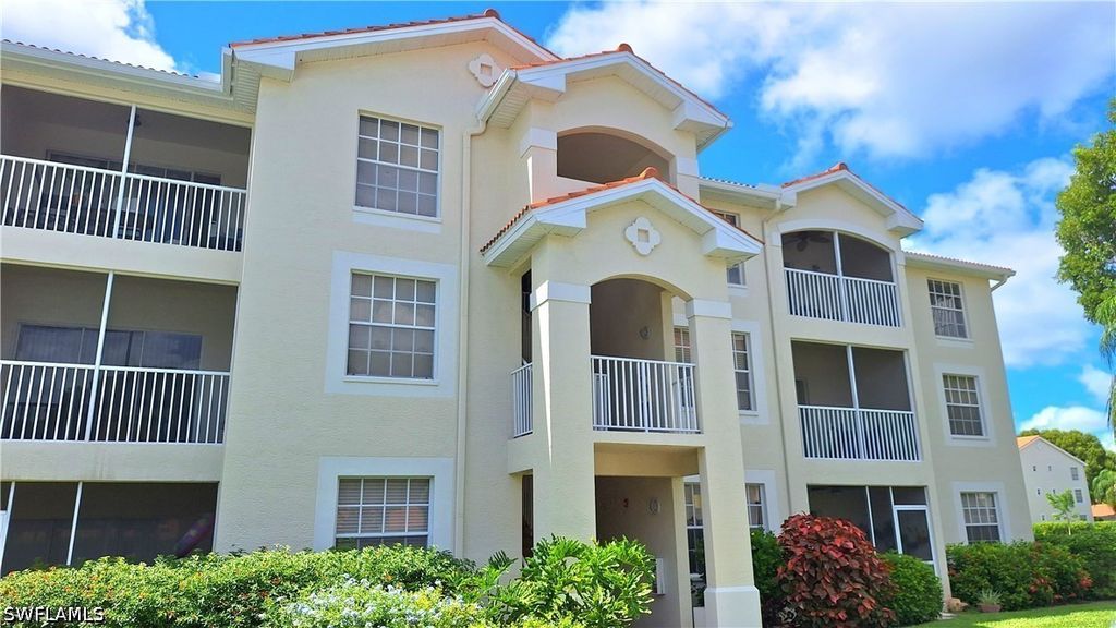 4690 Saint Croix Ln 411, NAPLES
