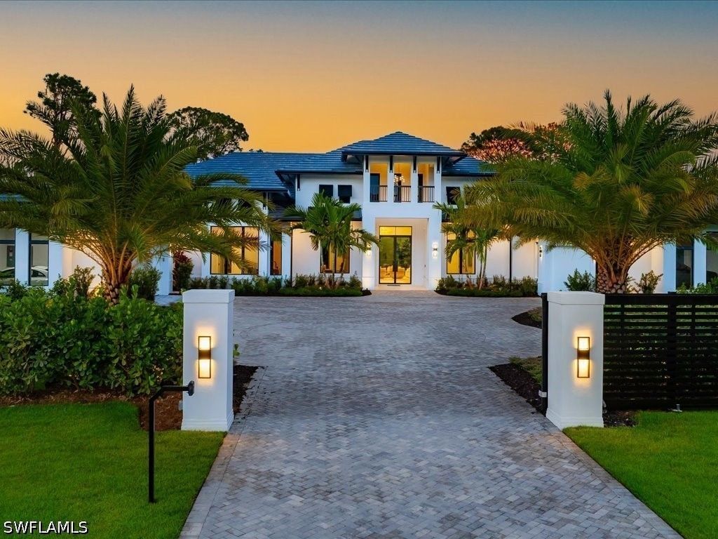 500 Ridge Dr, Naples