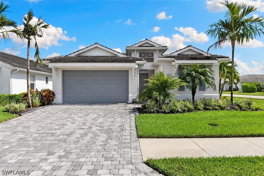 8950 Mustique Ln, Naples