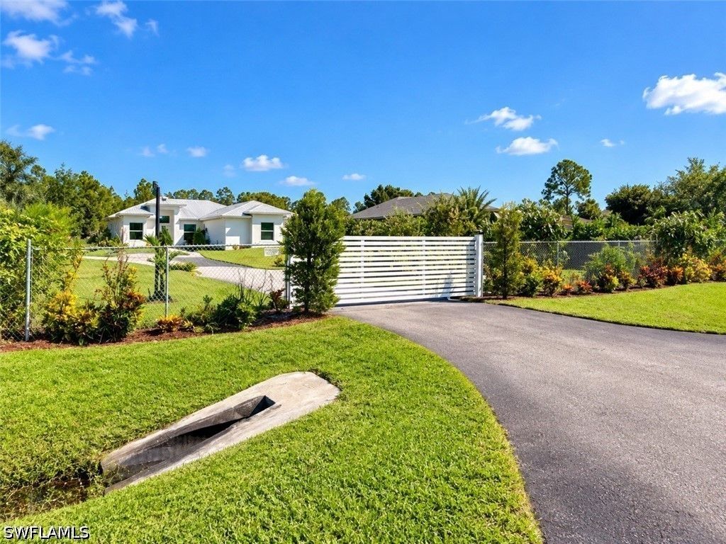 2469 29th Ave Ne, Naples