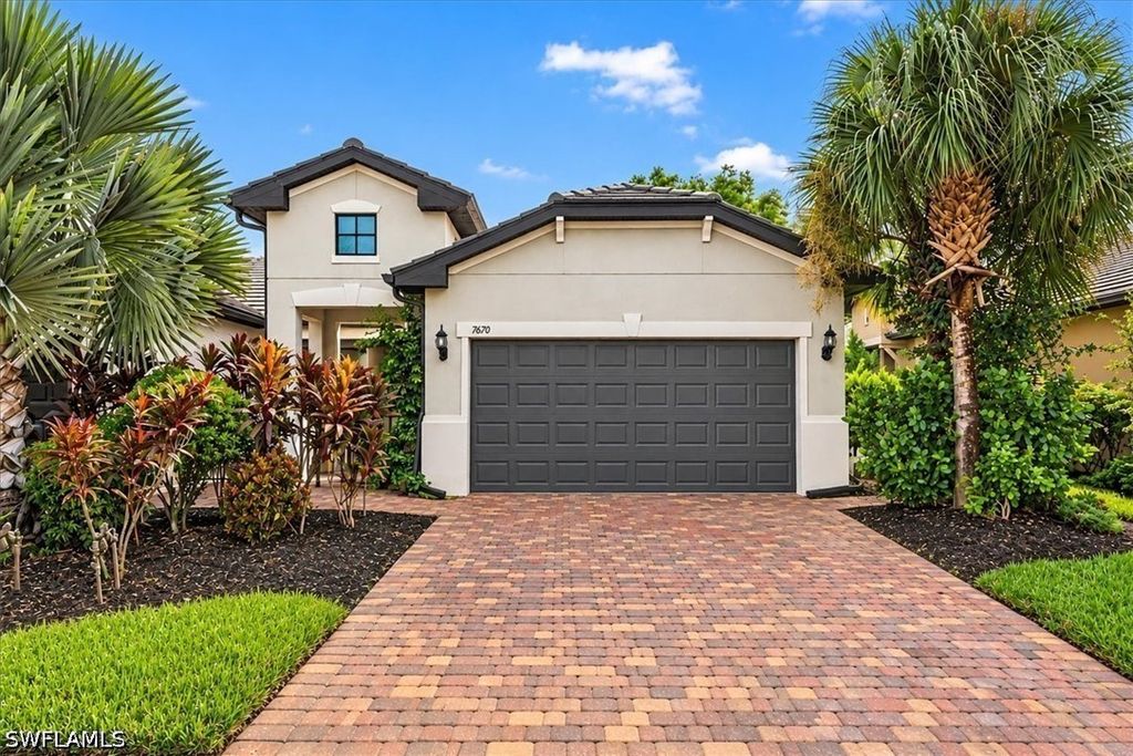 7670 Jacaranda Ln, Naples