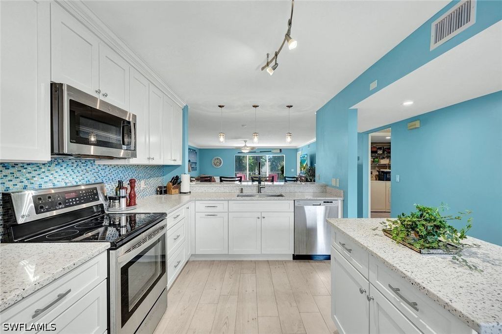3072 Sandpiper Bay Cir M204, Naples