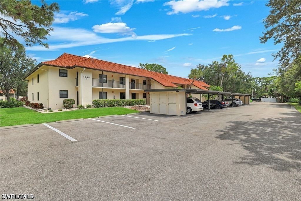 4963 Pepper Cir D-102, Naples