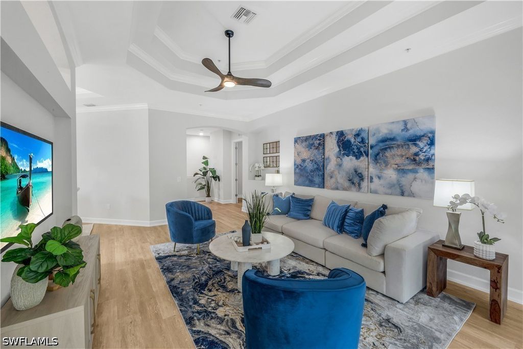 9520 Ironstone 202, Naples