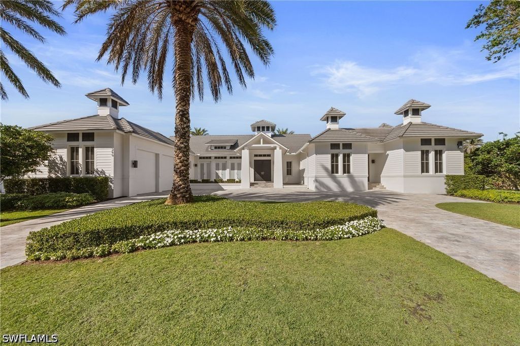 299 Mermaids Bight, Naples