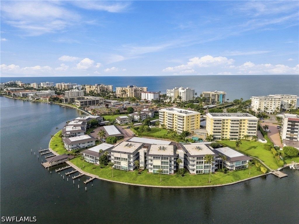 3410 Gulf Shore Blvd N 304, NAPLES