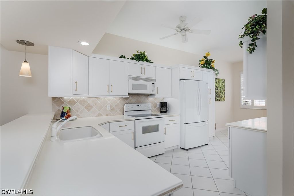 6700 Beach Resort Dr 5, Naples