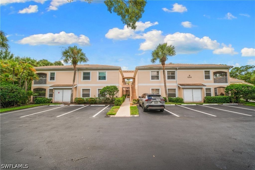1044 Woodshire Ln B101, Naples