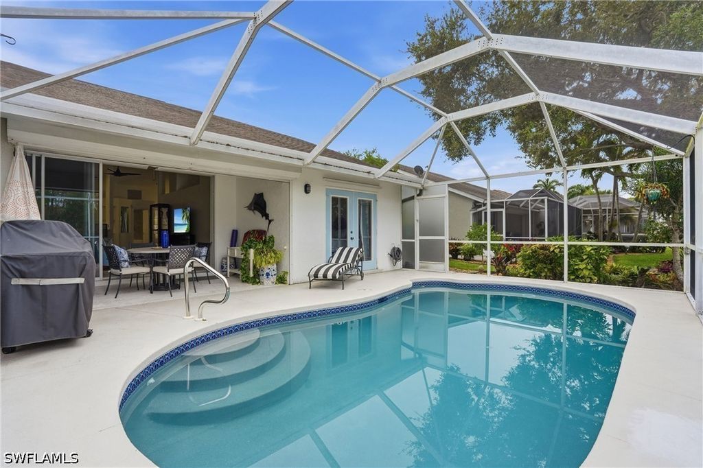 5253 Whitten Dr, Naples