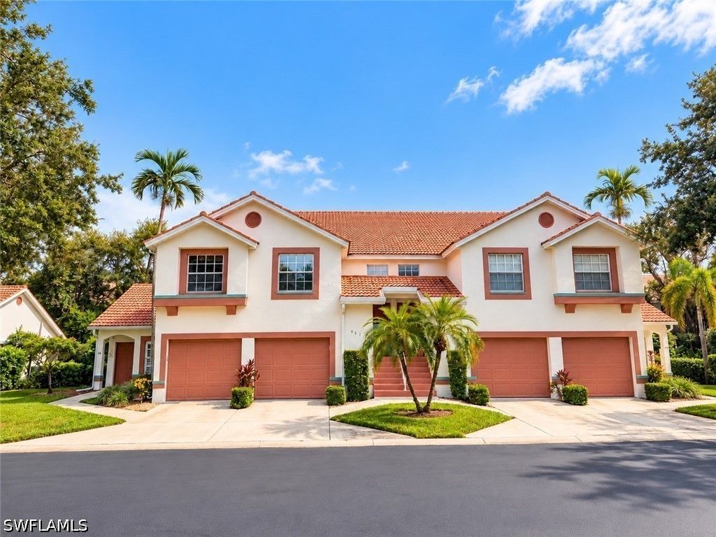 517 Windsor Sq 201, Naples
