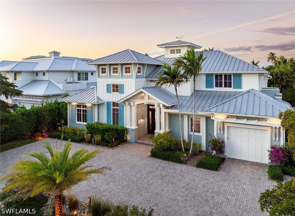 241 7th Ave N, Naples
