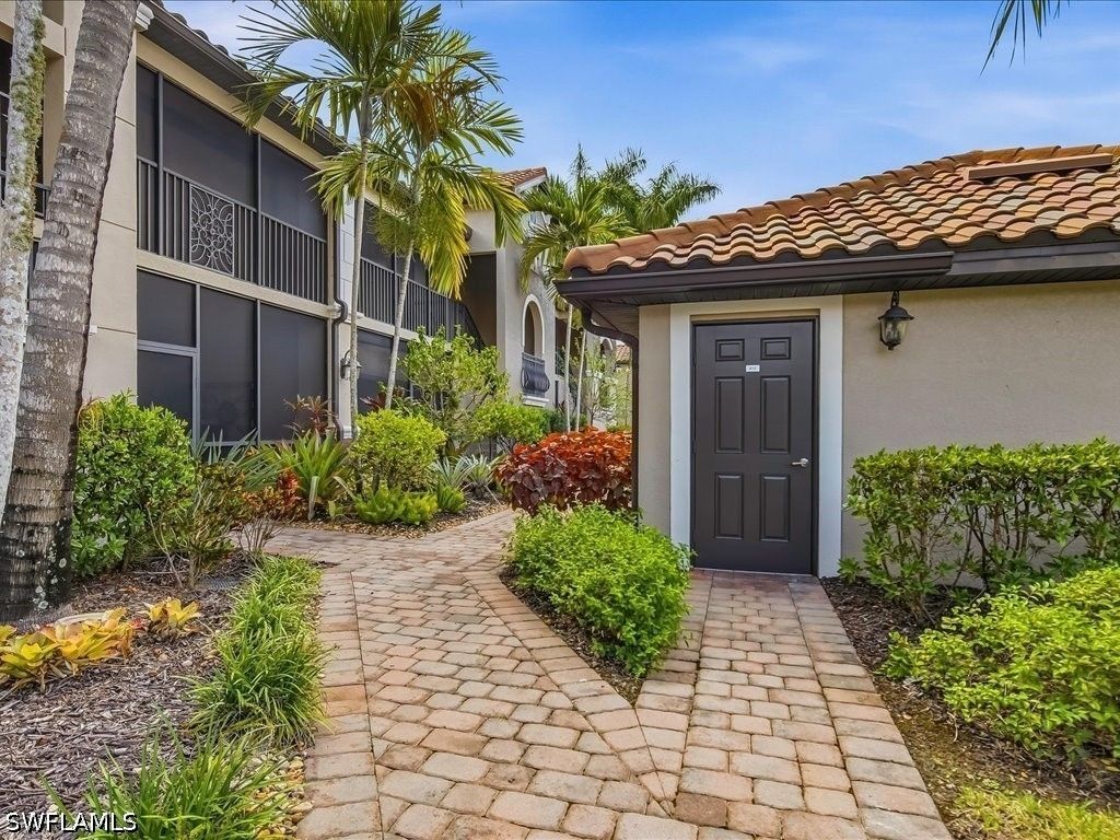 9840 Venezia Cir 815, Naples
