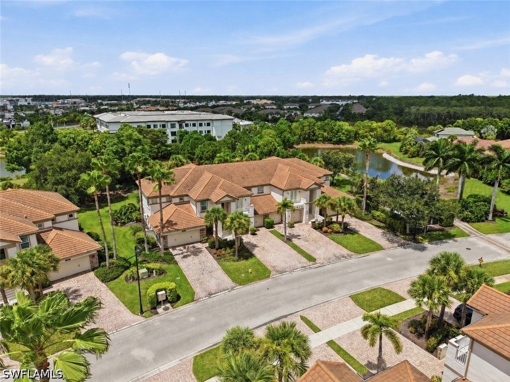 9193 Quartz Ln 16-102, NAPLES