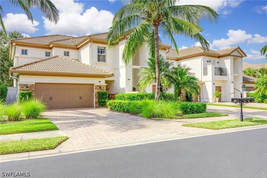 8074 Players Cove Dr 101, NAPLES