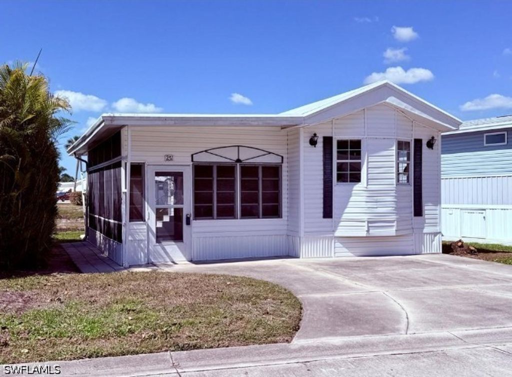 251 Bass Ln 251, Naples