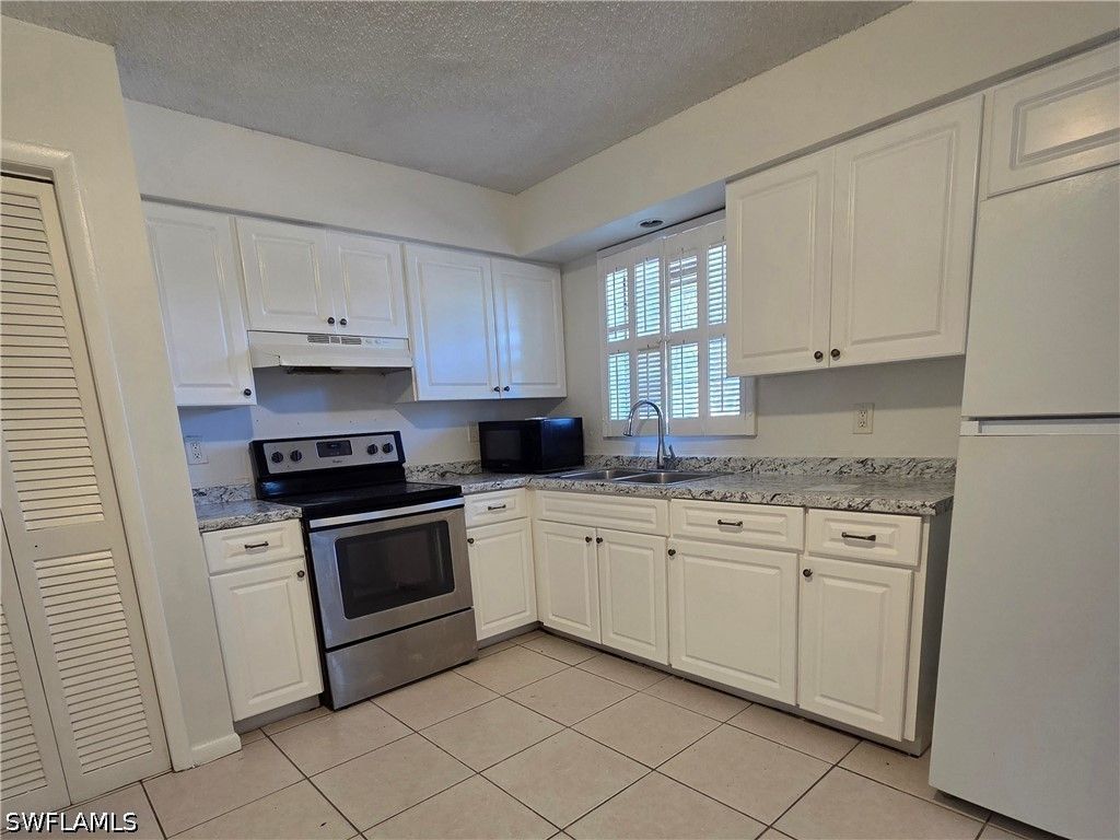 3325 Airport Rd N G7, Naples