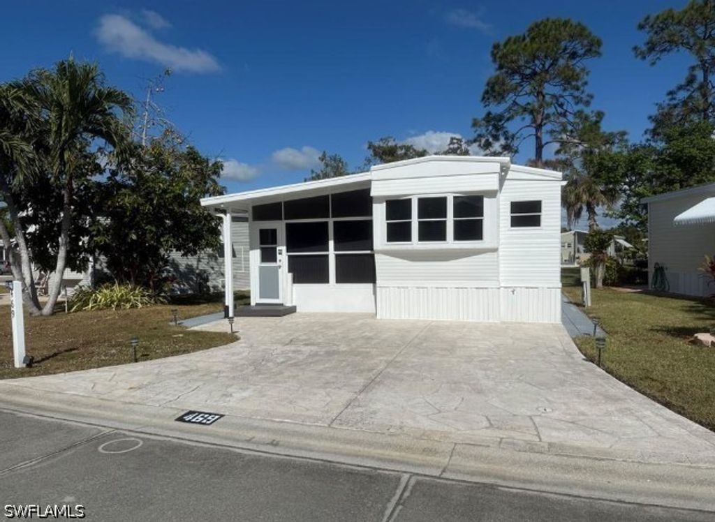 469 Vanda Sanctuary, Naples