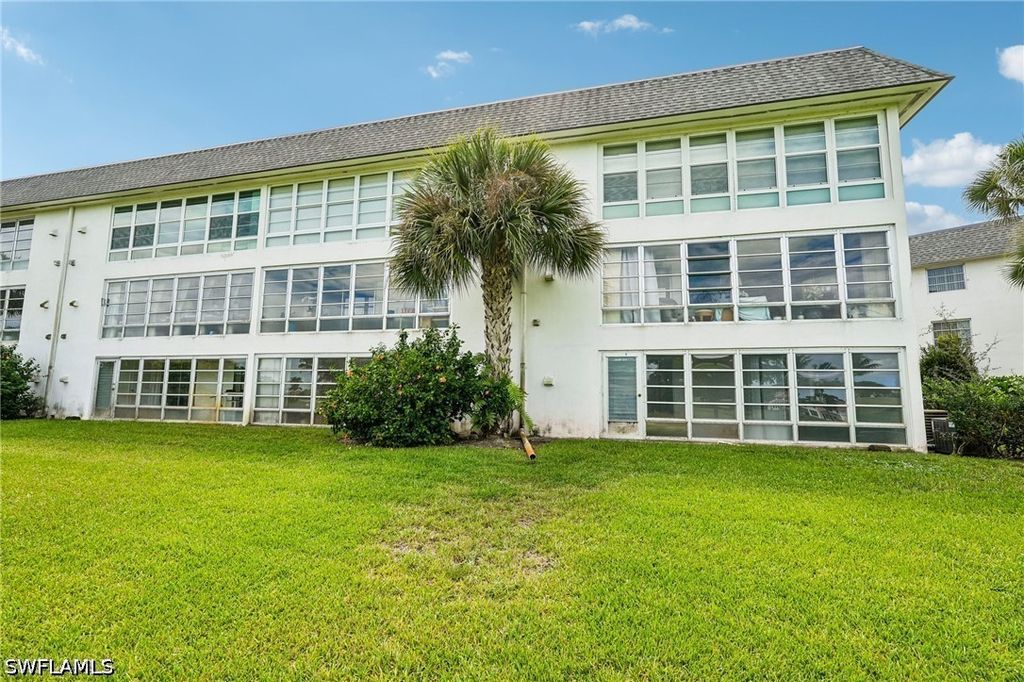 315 Saint Andrews Blvd D5, Naples