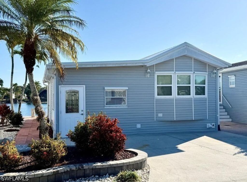 531 Cheetah Dr 531, Naples