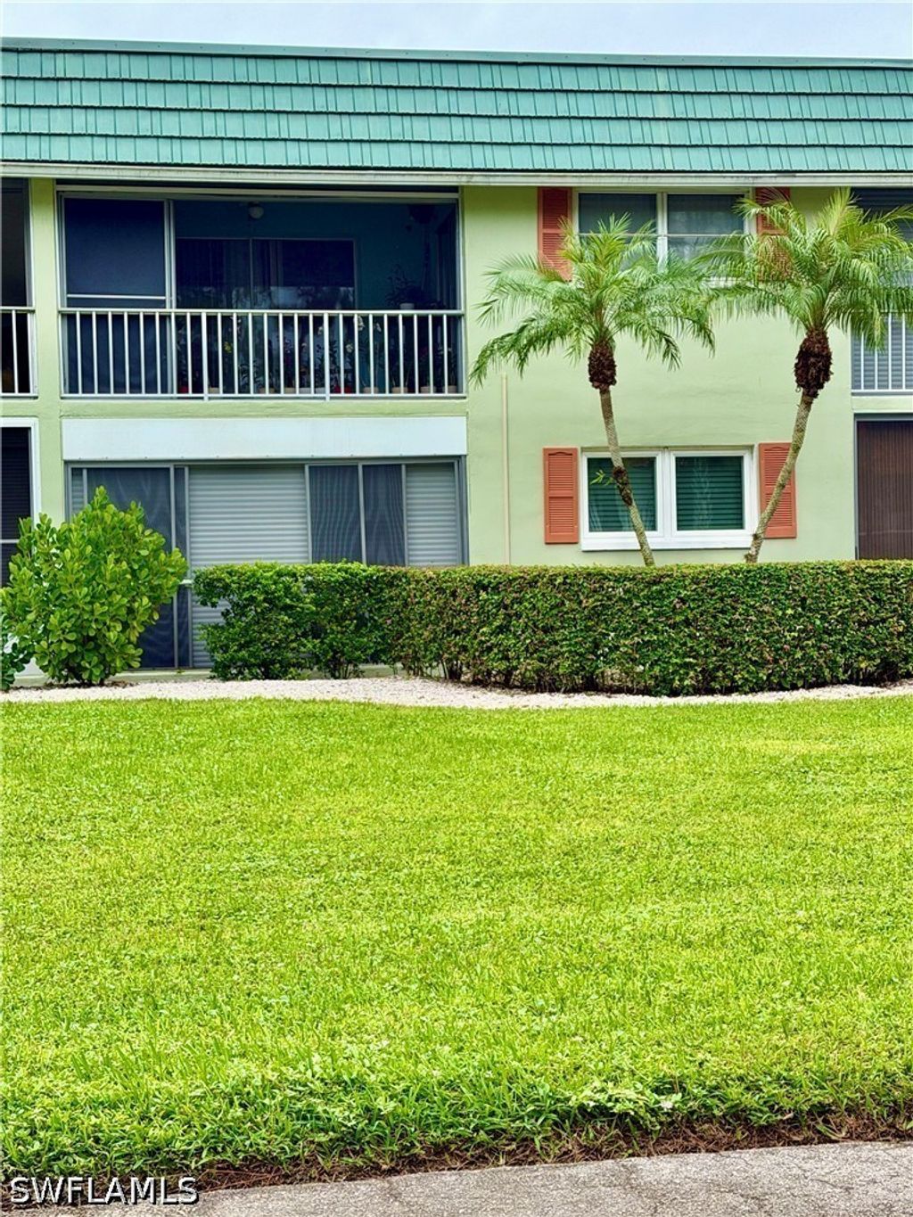 200 Valley Stream Dr 4b, Naples
