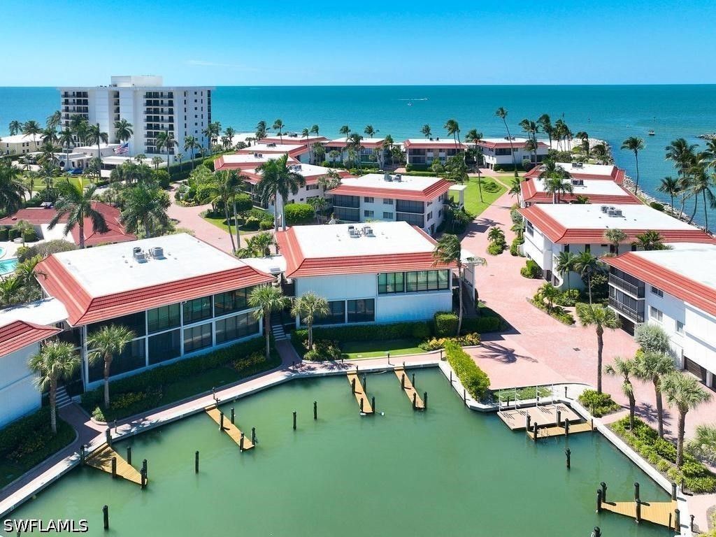 2230 Gulf Shore Blvd N T4, Naples