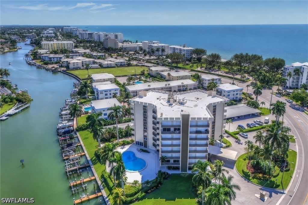 2150 Gulf Shore Blvd N 703, Naples