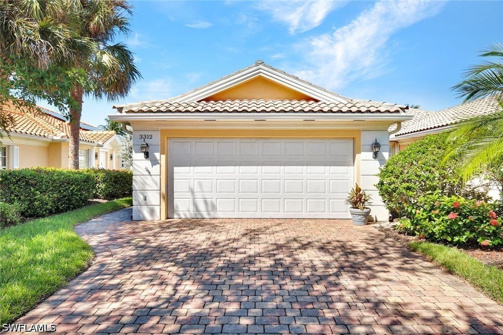 3312 Cayman Ln, NAPLES