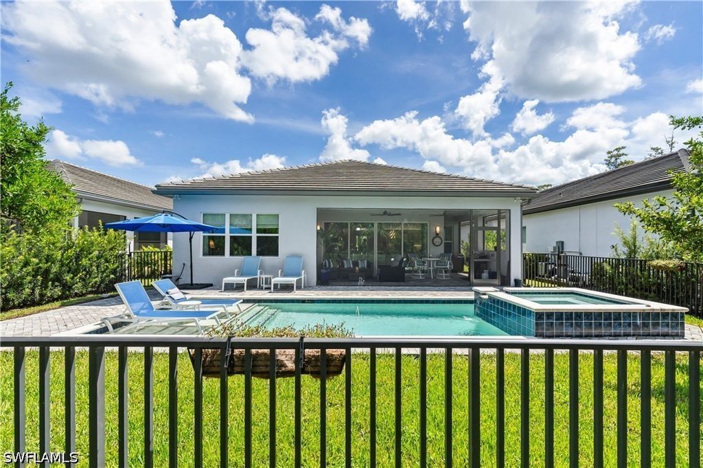 12303 Bonnet Dr, Naples