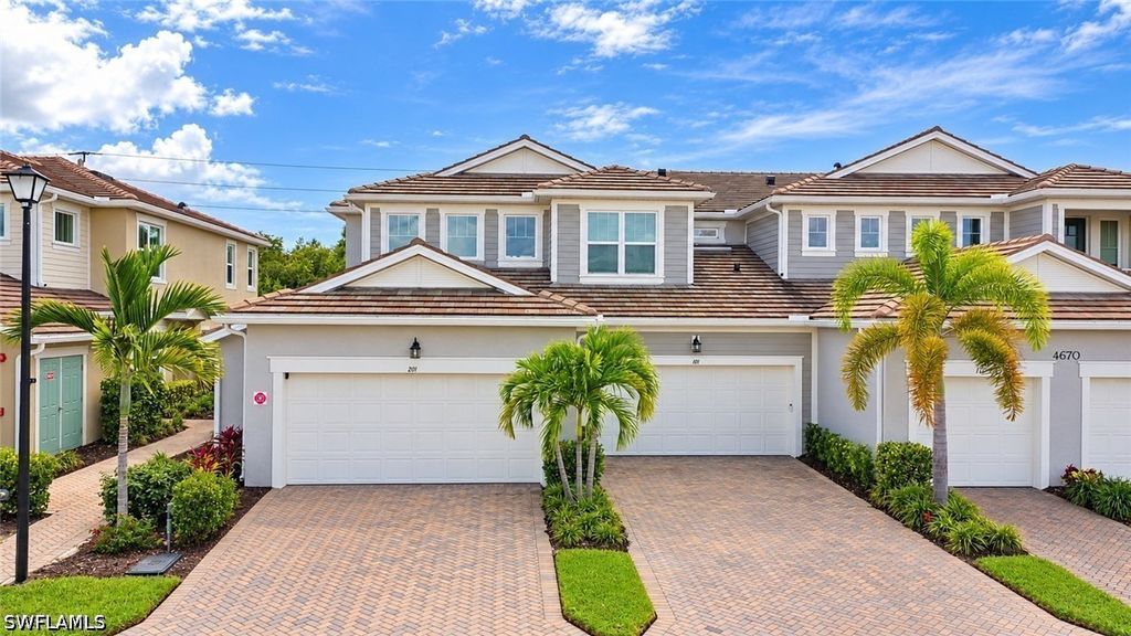 4670 Arboretum Cir 101, Naples