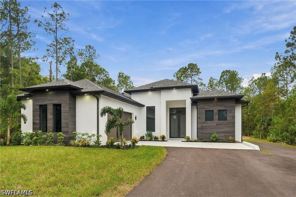 3582 35th Ave Ne, Naples