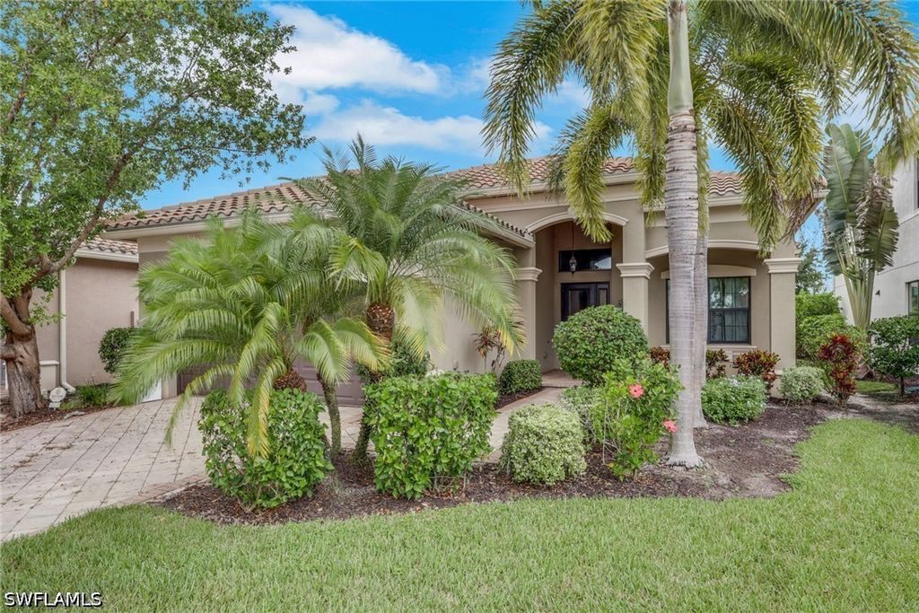 2862 Cinnamon Bay Cir, Naples