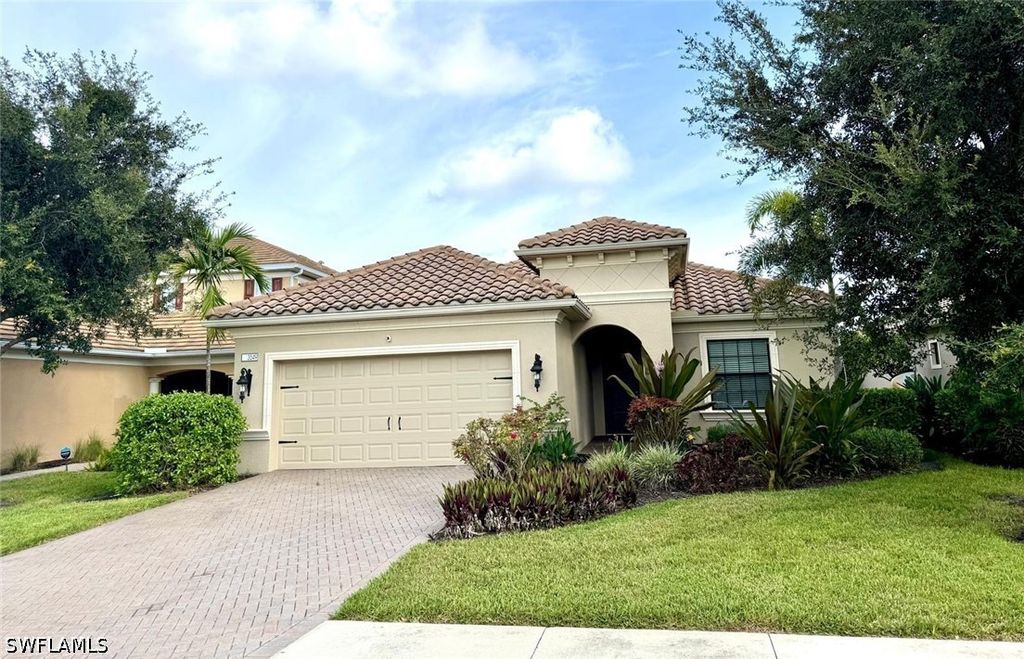 3549 Canopy Cir, Naples