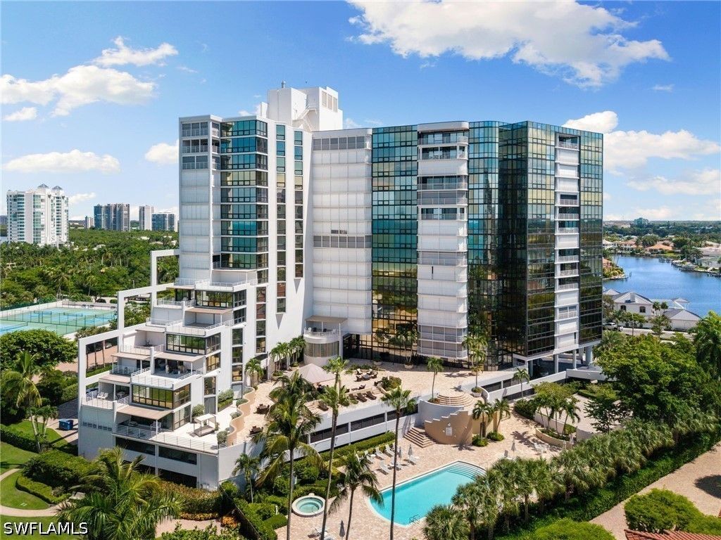 4751 Gulf Shore Blvd N 905, Naples