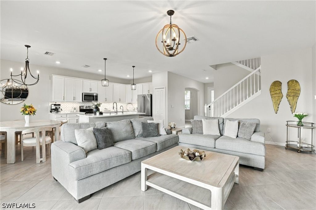 2114 Hamlin St, Naples