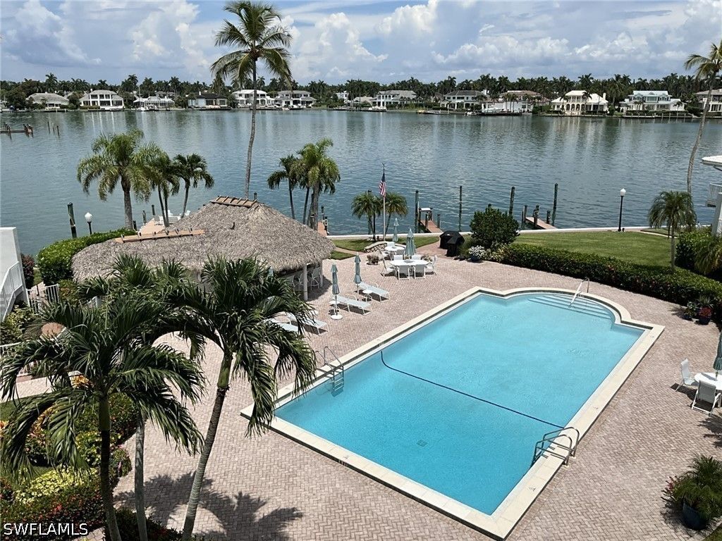2800 Gulf Shore Blvd N 406, NAPLES