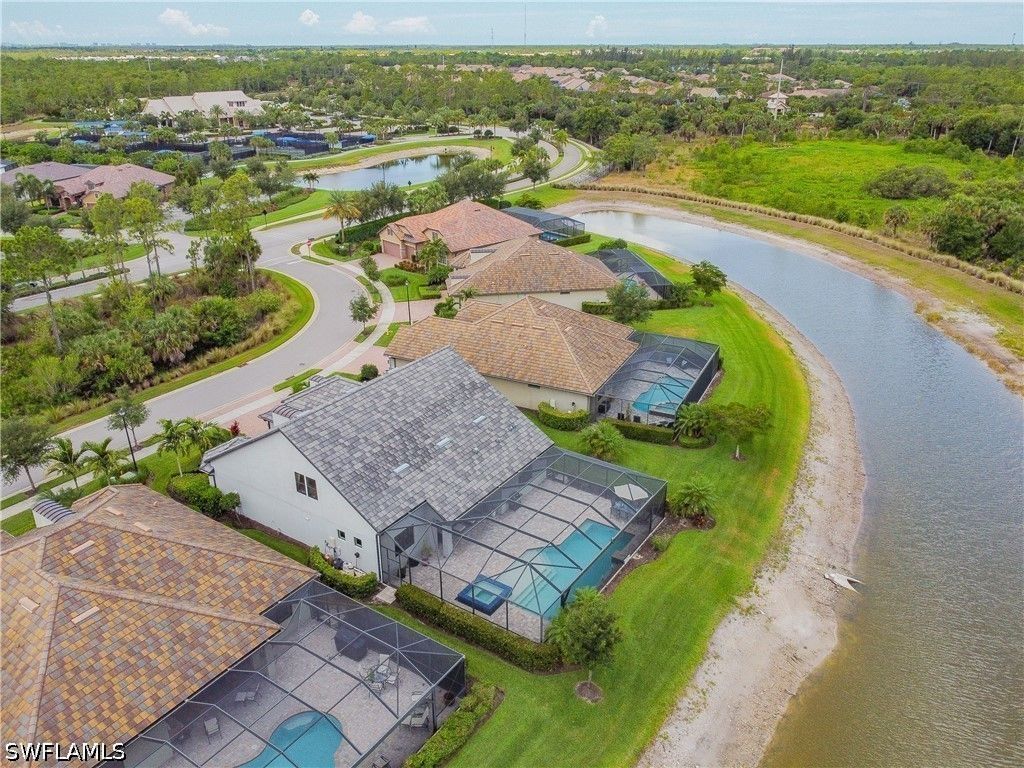 7247 Clamshell Ln, Naples
