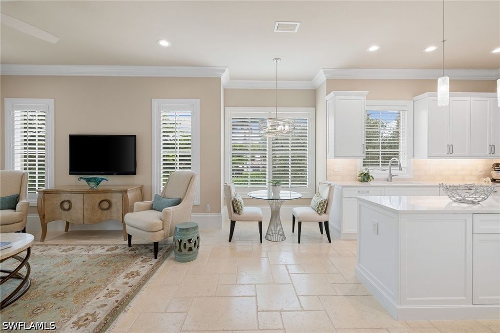 2323 Tradition Way 202, Naples